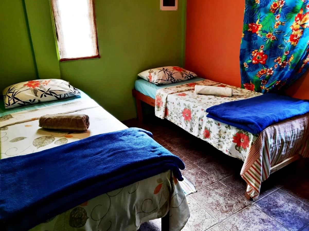 O Brejo Encantado Hospedagem E Hostel 엠부 외부 사진