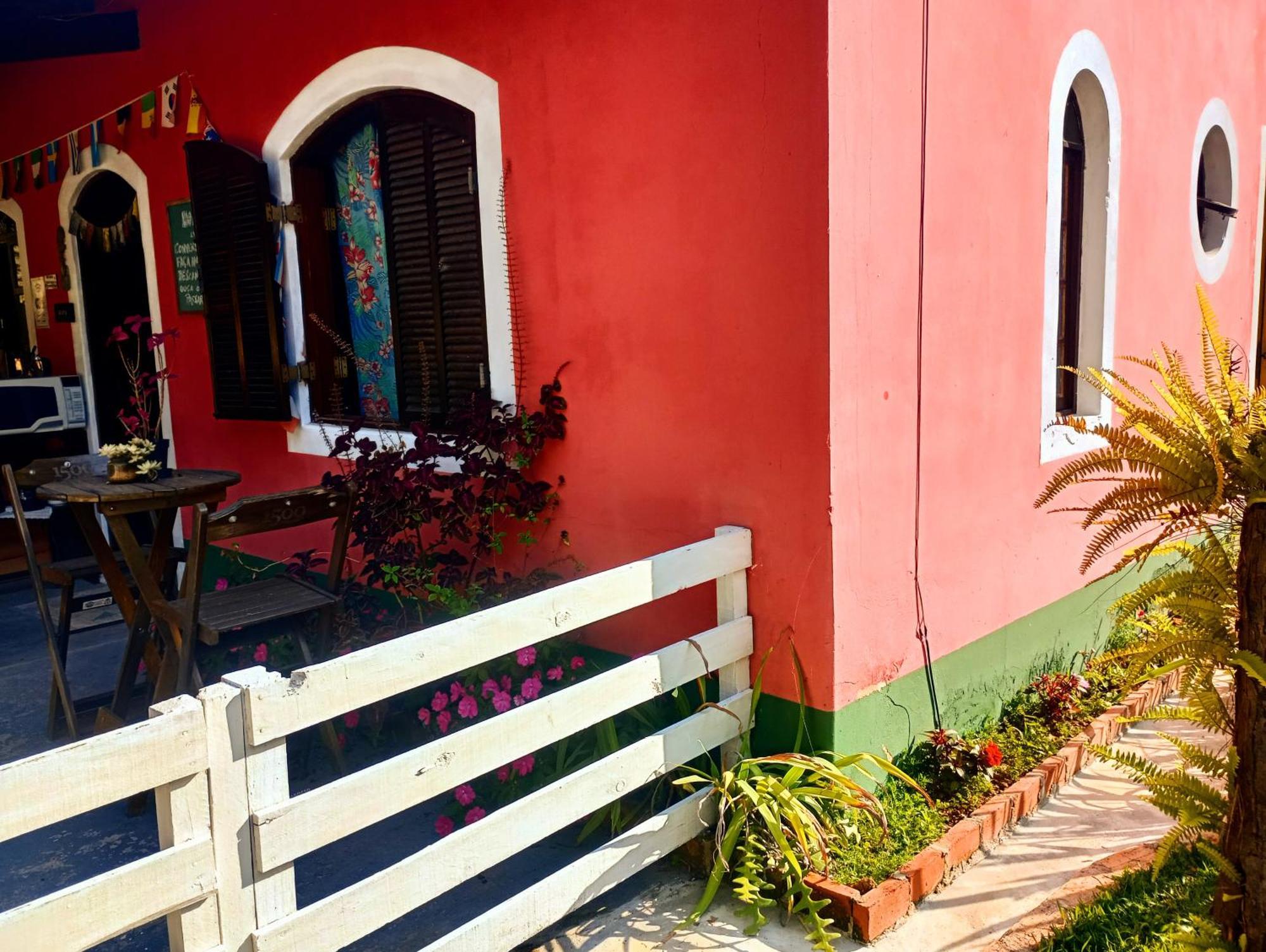 O Brejo Encantado Hospedagem E Hostel 엠부 외부 사진